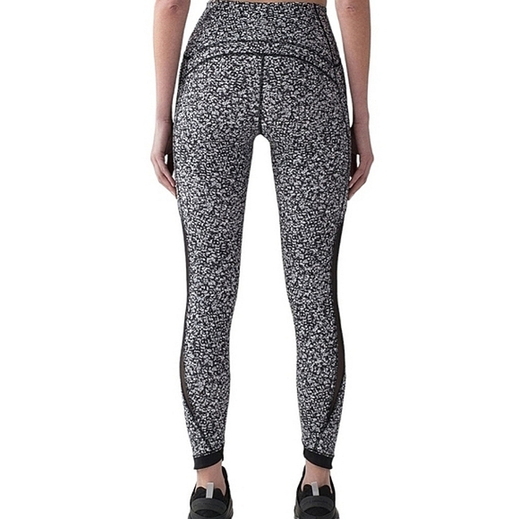 Lululemon Sole Training 7/8 Tight Sheer Mesh Panel Daisy Dust Alpine Black‎ - Picture 3 of 15